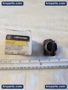 General Electric P9CSVZ0N Selector Switch Operator – actual item, photo 2 of 6
