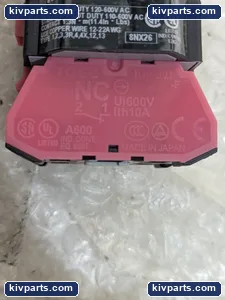IDEC AVD302NUR Emergency Stop Switch – actual item, photo 5 of 7