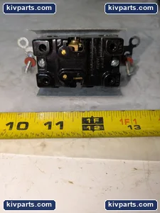 1381-L Hubbll Toggle Switch – actual item, photo 3 of 4