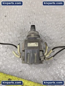 IDEC 887150 Switch Operator Contact Block – actual item, photo 3 of 4