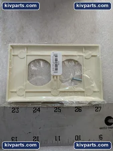Eaton 2132A-BOX Duplex Cooper Receptacle – actual item, photo 2 of 8
