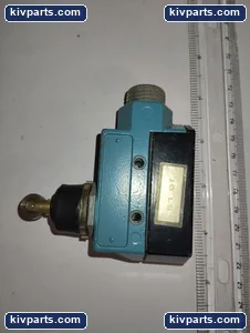 Honeywell BZE6-2RN80 Micro Switch – actual item, photo 2 of 4