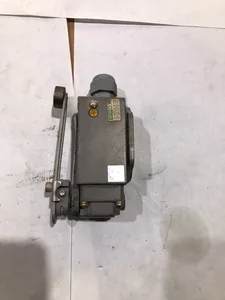 Cutler-Hammer Bhartia Nlla Limit Switch