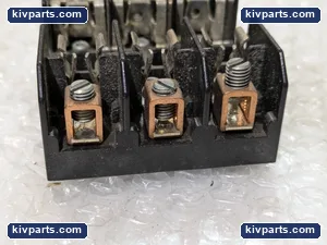Bussmann BC6033B Fuse Holder Block – actual item, photo 3 of 5