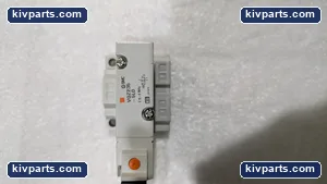 SMC VQZ235-5LO-02T Solenoid Valve – actual item, photo 2 of 8