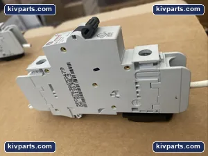 General Electric 690319 Miniature Circuit Breaker – actual item, photo 2 of 4