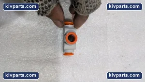 SMC KQ2T07-00A Push-to Connect Fitting – actual item, photo 3 of 7