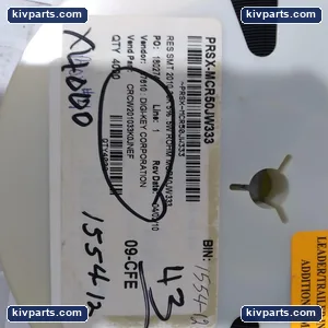 Vishay CRCW201033K0JNEF 2010 SMD Chip Resistor – actual item, photo 2 of 3