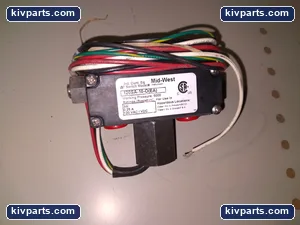 120SA-10-O Pressure Switch Gauge – actual item, photo 2 of 3