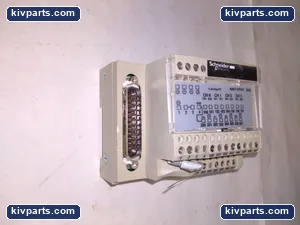 Schneider Electric ABE7-CPA21 Analog Sub-Base 4 Channel PLC – actual item, photo 6 of 9