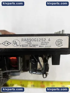 RA890G1252 Burner Control – actual item, photo 9 of 10