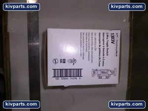 Eaton Toggle Switch – actual item, photo 5 of 6