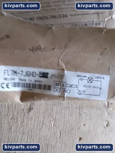 Yamatake FL7M-7J6HD-EL05 Proximity Switch – actual item, photo 2 of 5