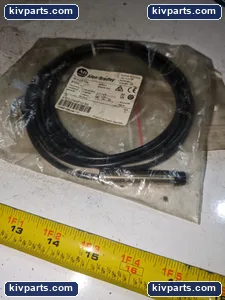 Allen-Bradley 872C-D4NP12-E2 Proximity Sensor – actual item, photo 4 of 5