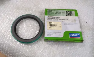 UOM 18F682D329 SKF 33711 Radial Shaft Oil Seal