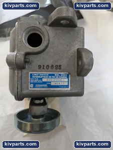 A102-41252A-1 Limit Switch Industrial Control – actual item, photo 3 of 4