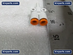 SMC 237571-04 Plug-In Fitting – actual item, photo 3 of 5