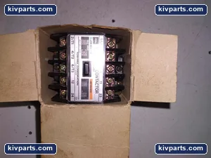 Toshiba AC3-1-0 JEM Magnetic Contactor – actual item, photo 2 of 5