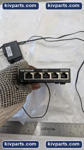 Netgear GS305 Ethernet UNMANaged Switch – actual item, photo 3 of 8