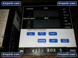 Barber Colman MAQ3-033 Temperature Controller – actual item, photo 3 of 3