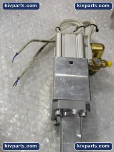 SMC CKQGB32-147RBH-N-X2082 Pneumatic Clamp Cylinder – actual item, photo 3 of 6