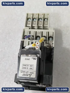 Mitsubishi UT-AX4 S-T12 Magnetic Contactor – actual item, photo 4 of 5