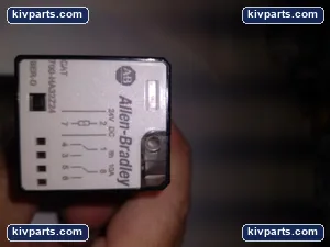 Allen-Bradley 700-HA32Z2424 VDC Relay – actual item, photo 2 of 7