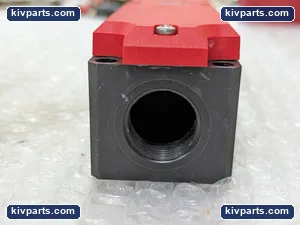 Euchner TP4-4141A024M Safety Interlock Switch – actual item, photo 4 of 6
