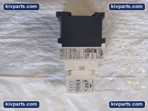 Telemecanique CAD90REQ3828G4 Control Relay – actual item, photo 3 of 5