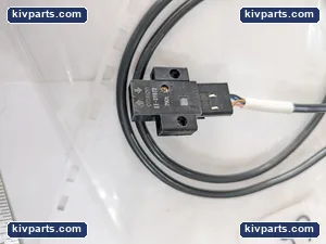 Omron E2K-L13MC1 Liquid Level Sensor – actual item, photo 2 of 5