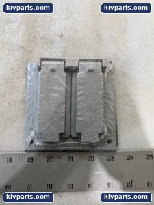 Crouse-Hinds TP722 Two Gang – actual item, photo 2 of 8