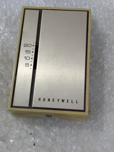 Honeywell T651A1475 Line Voltage Thermostat