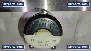 Leviton 2613 30A-125V Grounding Locking Plug – actual item, photo 3 of 7
