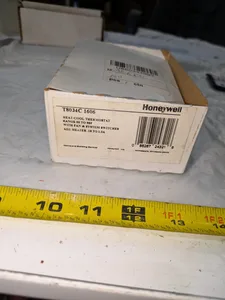 Honeywell T8034C 1606 LOW Voltage Thermostat