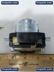 Eaton AHCS6369 Hart-Lock Locking Receptacle – actual item, photo 2 of 7