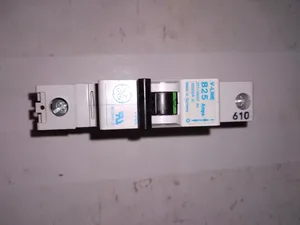 General Electric V17125 V-Line Miniature Circuit Breaker