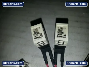 SMC S0708-6CG VQ111U Solenoid Valve – actual item, photo 3 of 5