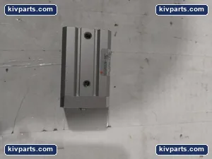 SMC NCQ2KB20-30D Compact Air Cylinder – actual item, photo 3 of 4