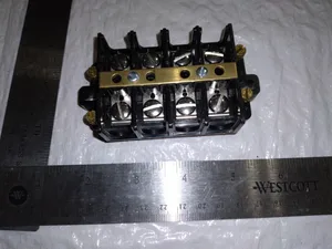 Eaton TBUS4 Terminal Block