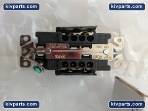 Arrow Hart 4/ORDER Duplex Receptacle – actual item, photo 2 of 4