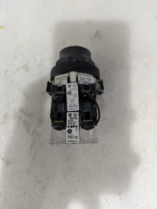 Westinghouse PB1VOP Illuminated Pushbutton Operator