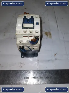 Schneider Electric CAD32 Contactor – actual item, photo 3 of 7