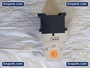 Telemecanique CAD90REQ3828G4 Control Relay – actual item, photo 2 of 5