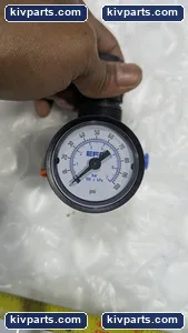 EFD MODEL 2002P 300PSIG 0921 PRESSURE REGULATOR RANGE 0/100 – actual item, photo 4 of 6