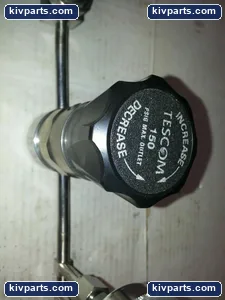 Tescom 64-2863KT620-006 Purity Gas Pressure Regulator – actual item, photo 3 of 8