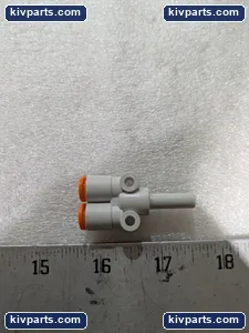 SMC 237571-04 Plug-In Fitting – actual item, photo 2 of 5