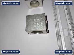 Ilsco D1433 Circuit Breaker Lug – actual item, photo 4 of 6