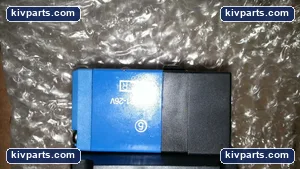 SMC VSS8-8-YJZ-D-3EZ-V1 Pneumatic Solenoid Valve – actual item, photo 2 of 3