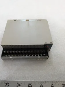 Omron C200H-DA003 PLC Module
