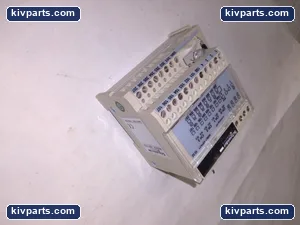 Schneider Electric ABE7-CPA21 Analog Sub-Base 4 Channel PLC – actual item, photo 7 of 9